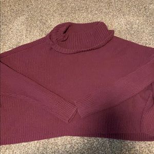Hollister cropped sweater size medium